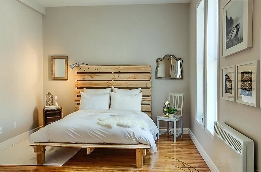 Hay đơn giản bằng những chiếc gương nhỏ tạo điểm nhấn trên đầu giường cũng khiến phòng ngủ tối giản hơn